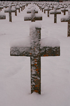 Cimetiere de Wettstein Cross with red lichen