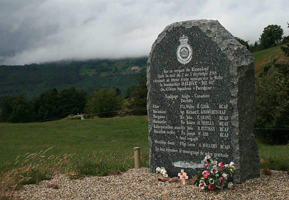Riesenkopf: Halifax MZ-807. The memorial